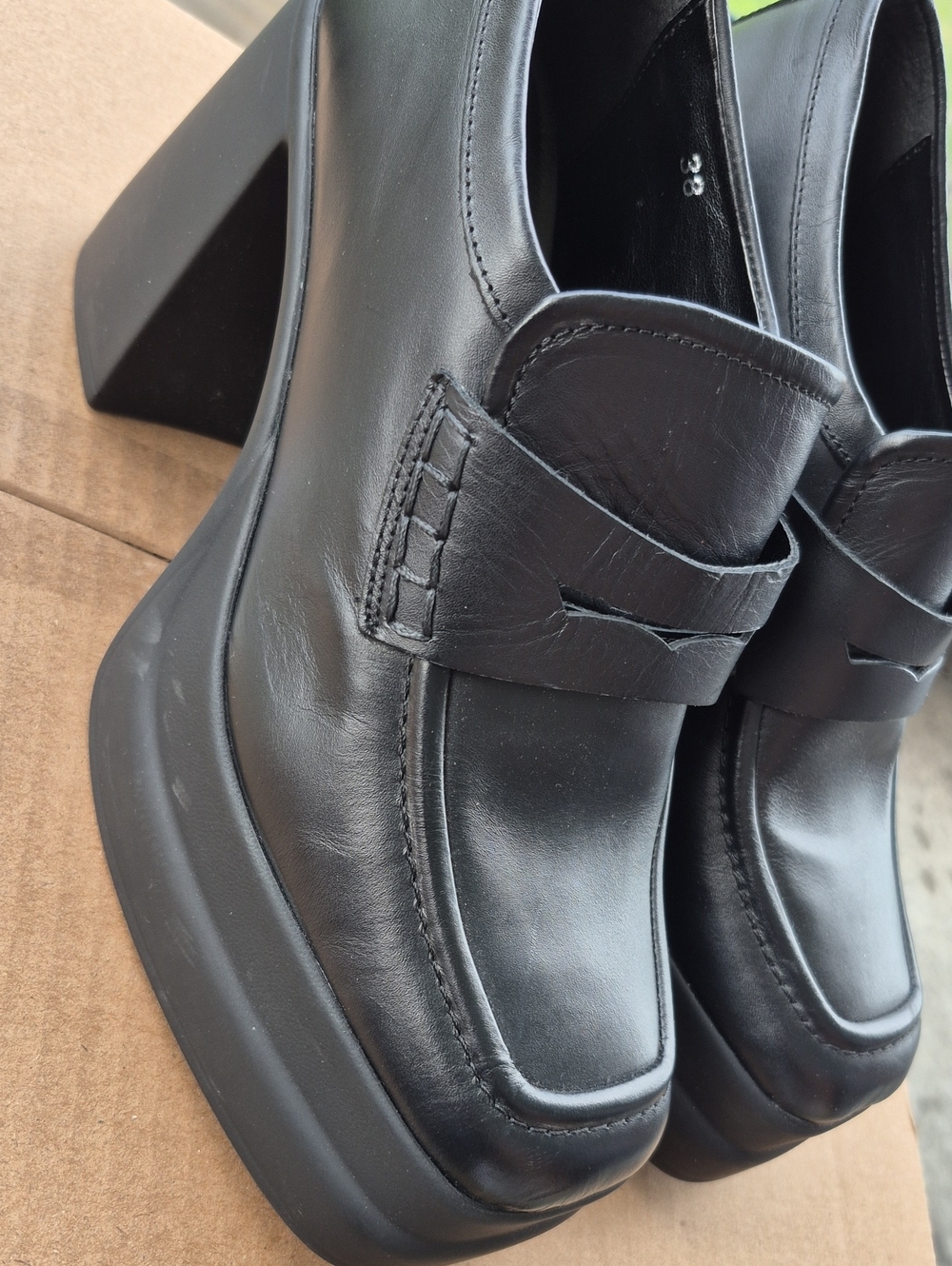 L'INTERVALLE Black Platform Penny Loafers